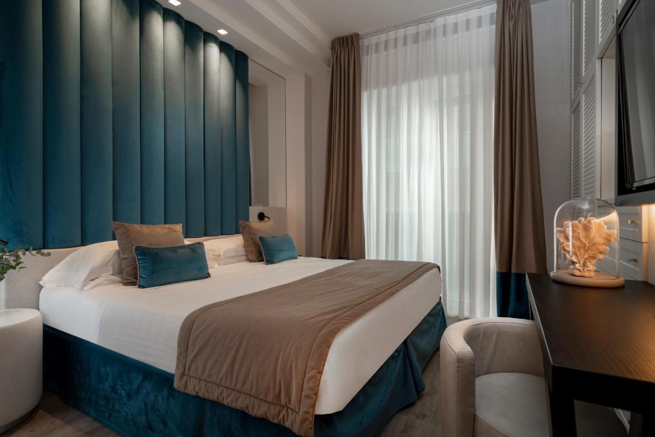 Double Room Classic Plus with Balcony with Partial Sea View