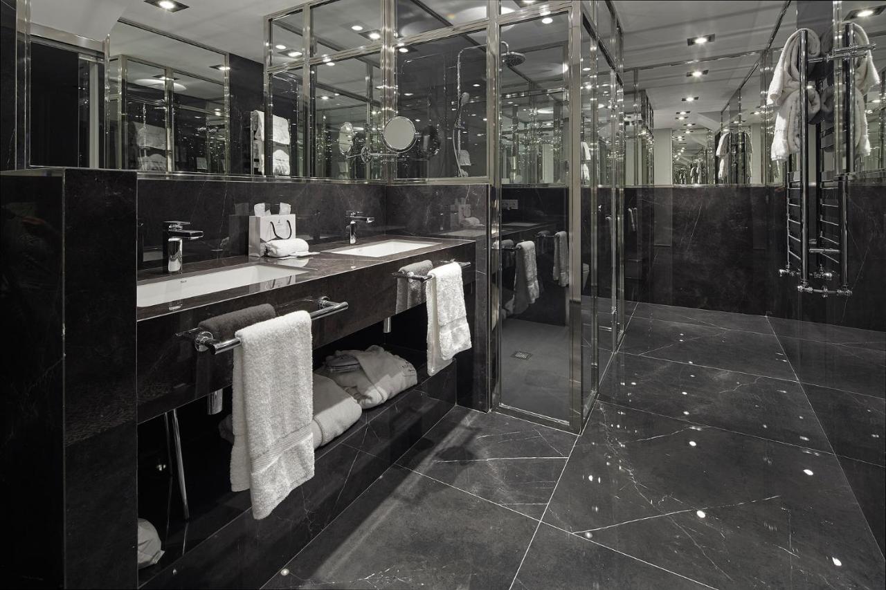 Grand City Room