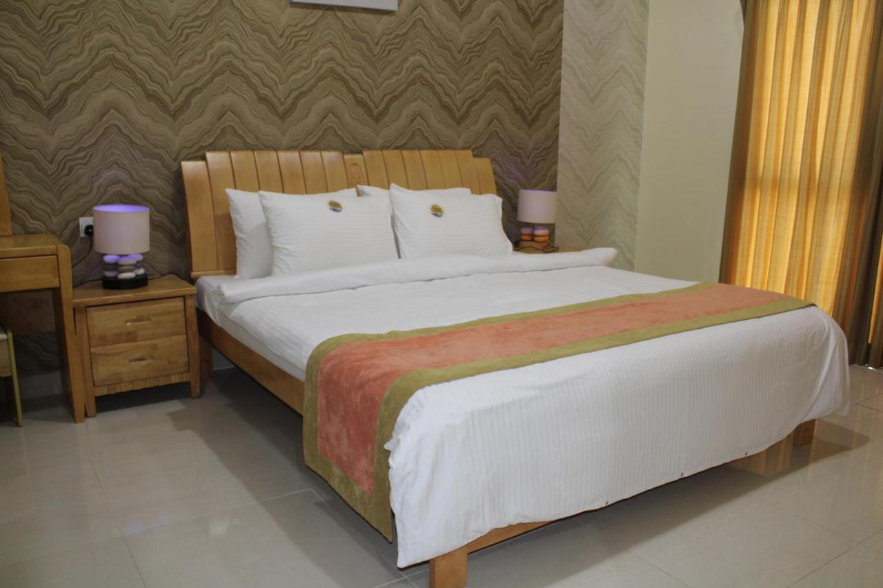 Deluxe Suite