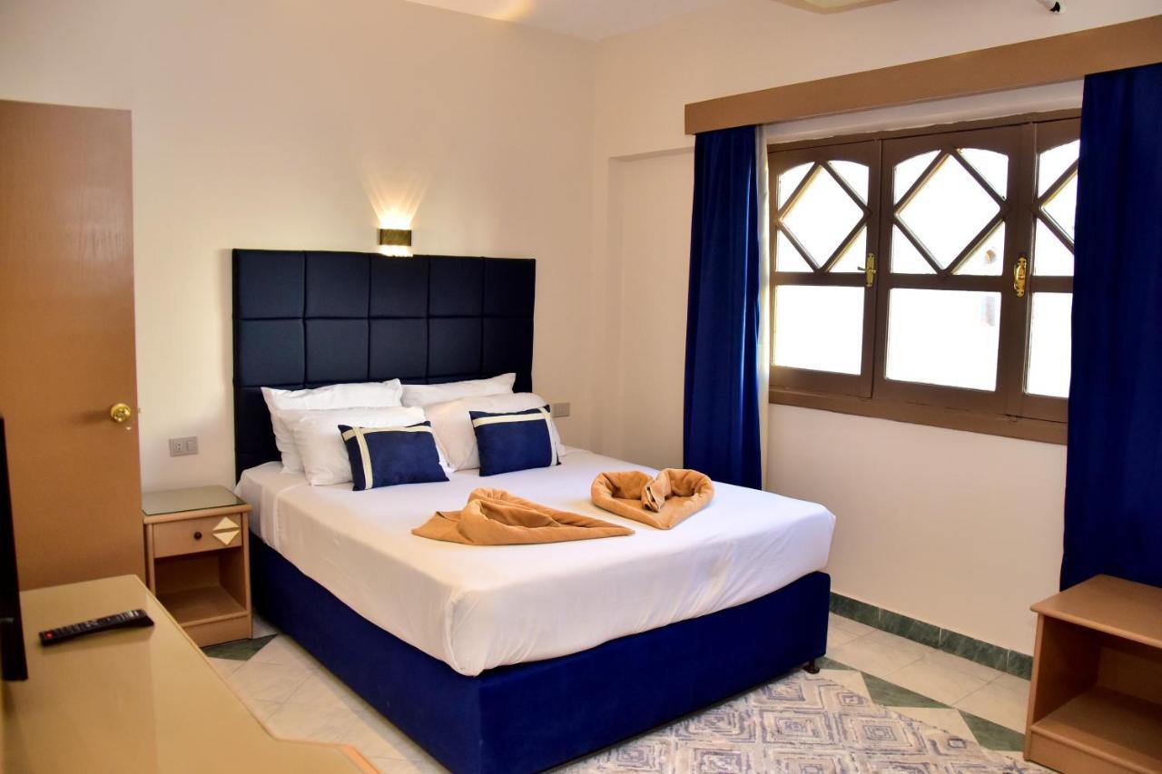 Budget Double Room,1319539282:JPEG