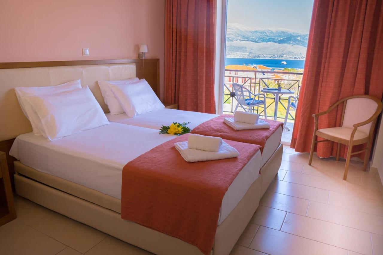 Double or Twin Room with Sea View