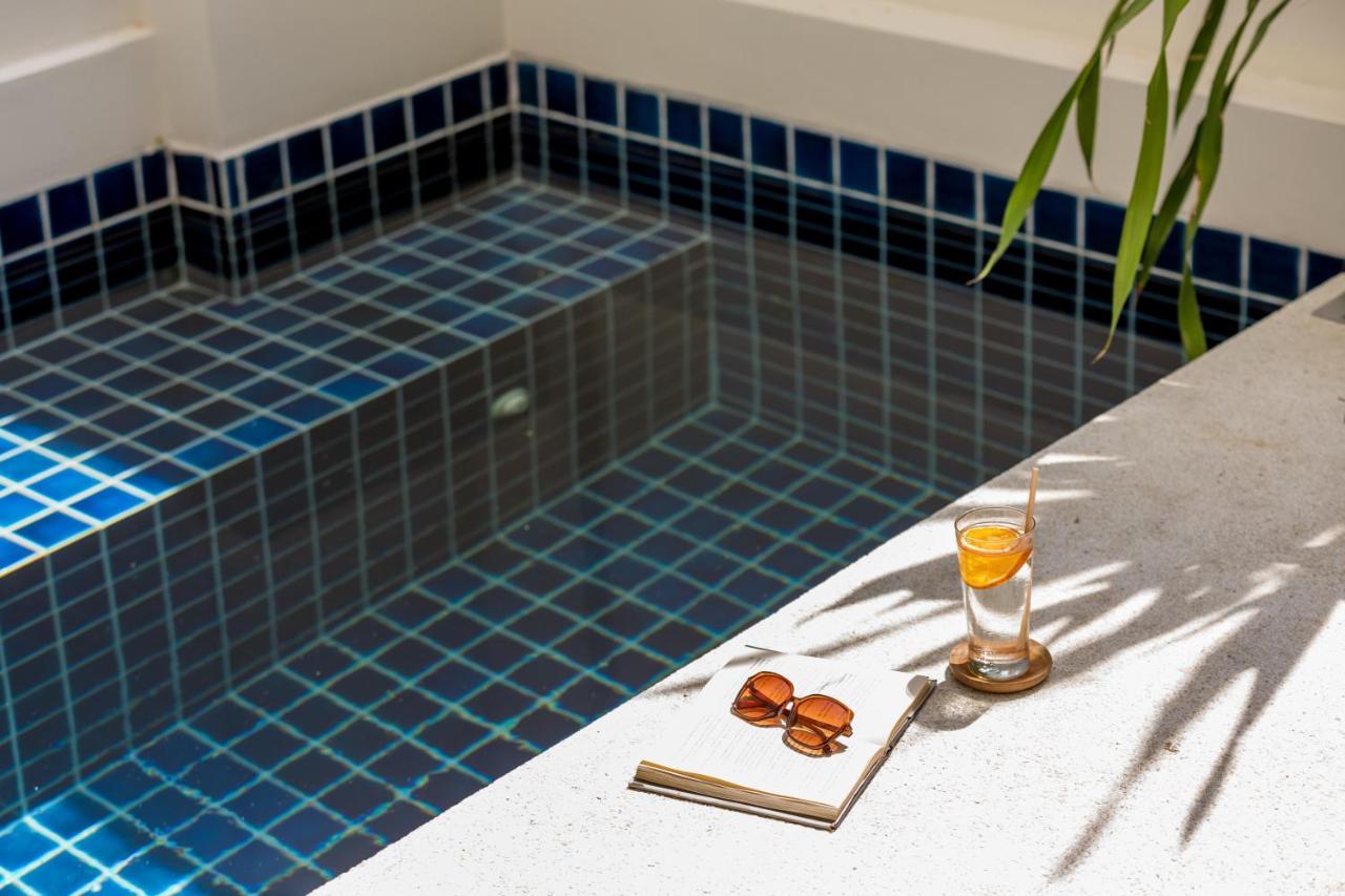 Suite con piscina pequeña - 1 cama extragrande