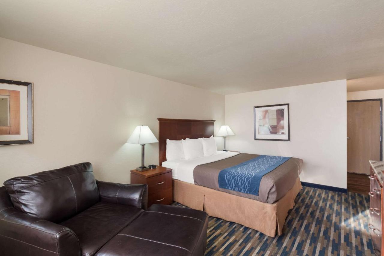 Superior King Suite - Non-Smoking