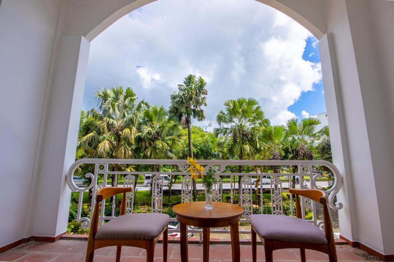 King Room with Garden View