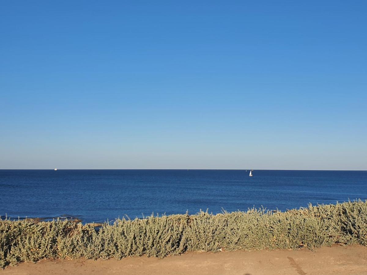 Studio op de Begane Grond met Uitzicht op Zee.