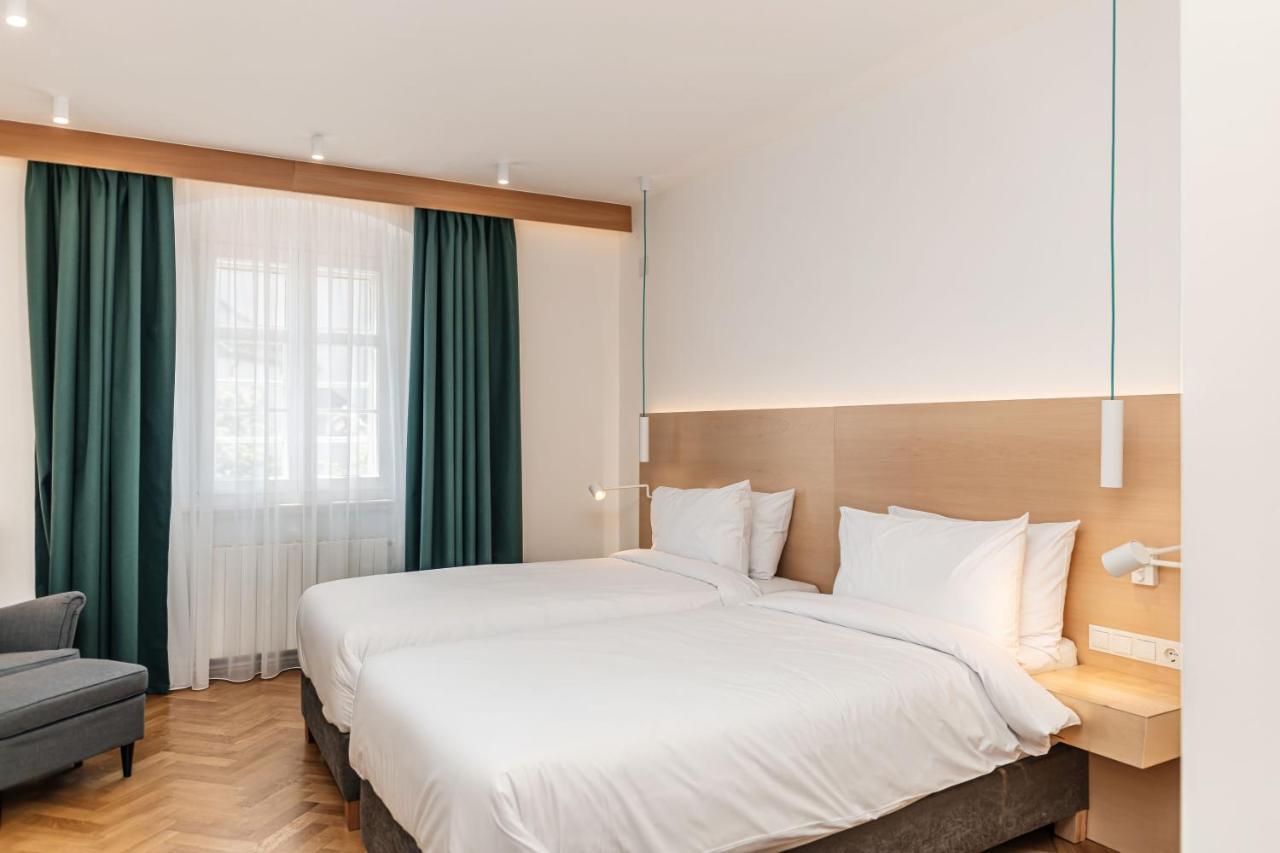 Großes Zweibettzimmer