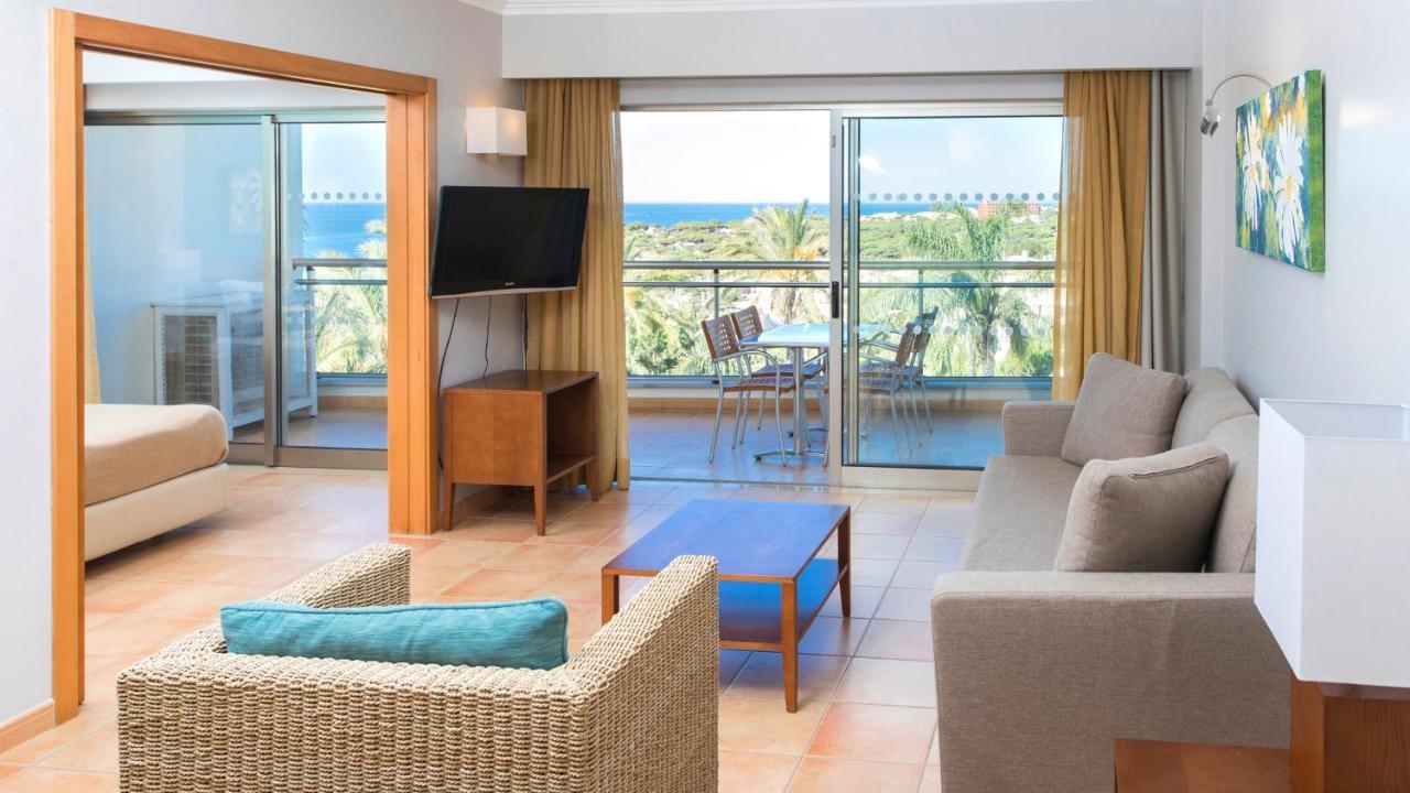 One-Bedroom Apartment Sea View