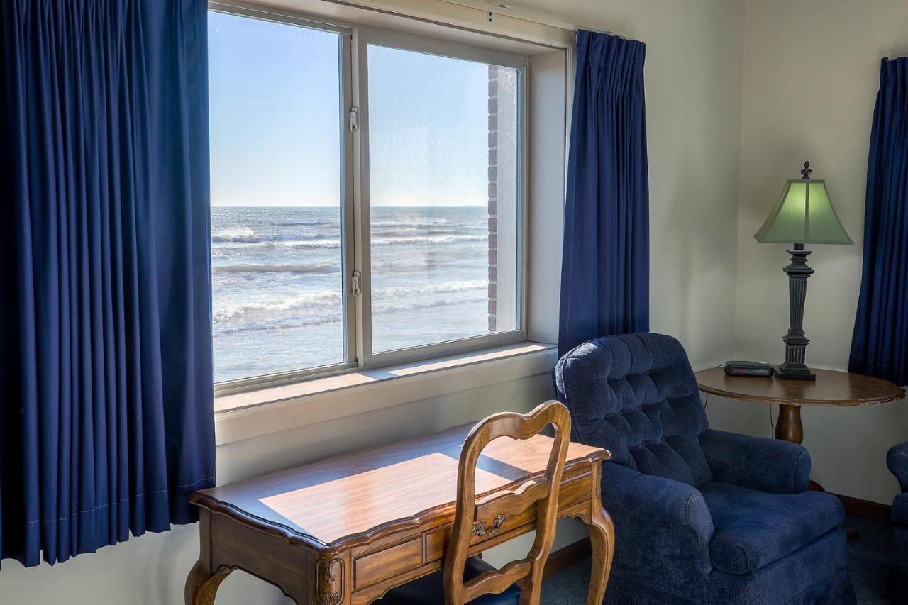 Deluxe King Room with Lake View