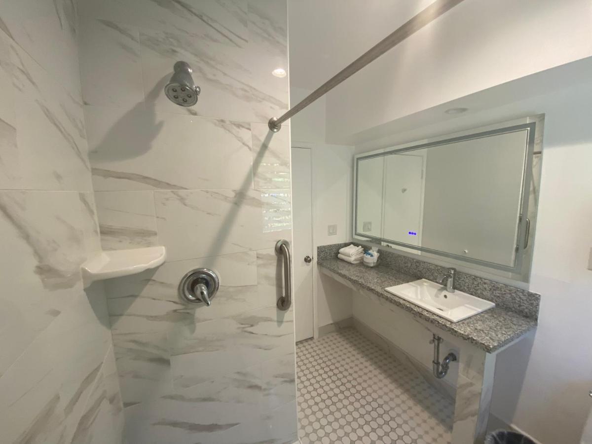 King Bedroom Suite 2 Beds