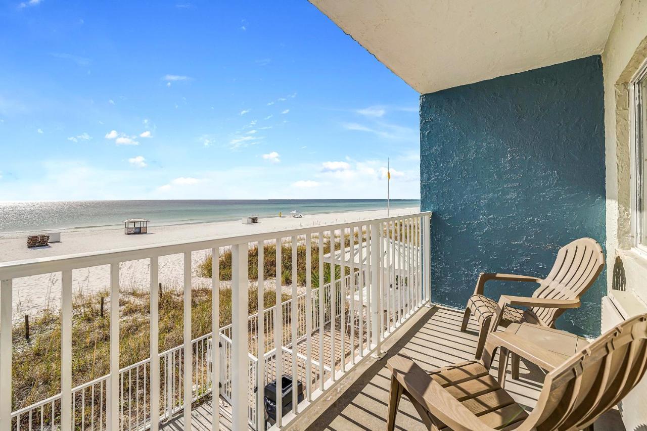 Beachfront Premier Suite - Queen/Queen with Kitchen