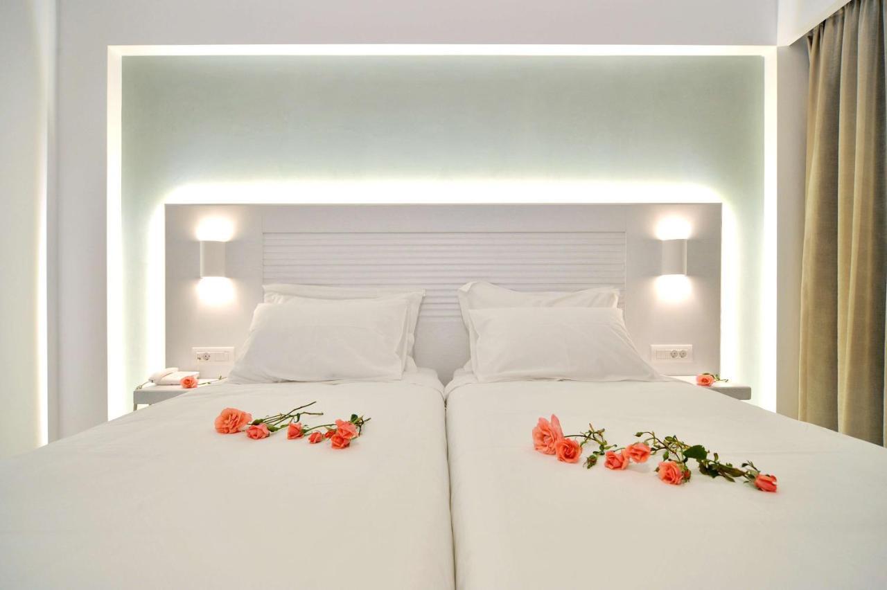 Deluxe Comfort Kamer met Uitzicht op het Zwembad