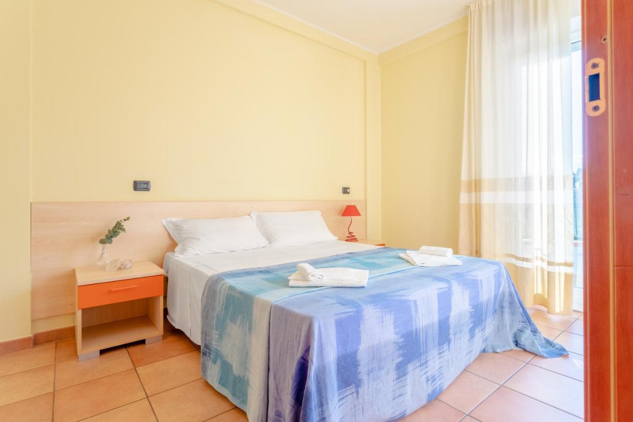 One-Bedroom Apartment,1340444735:JPEG