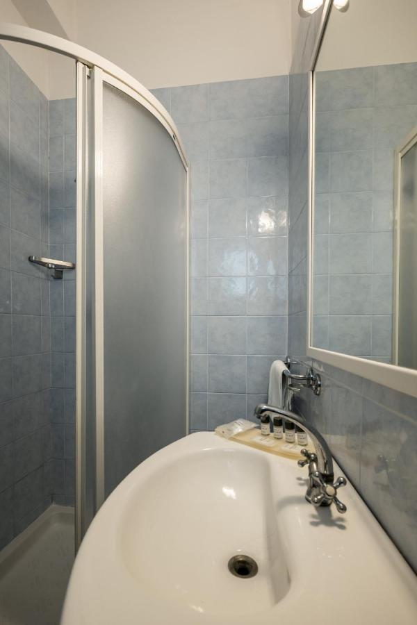 Superior Triple Room,1344072923:JPEG