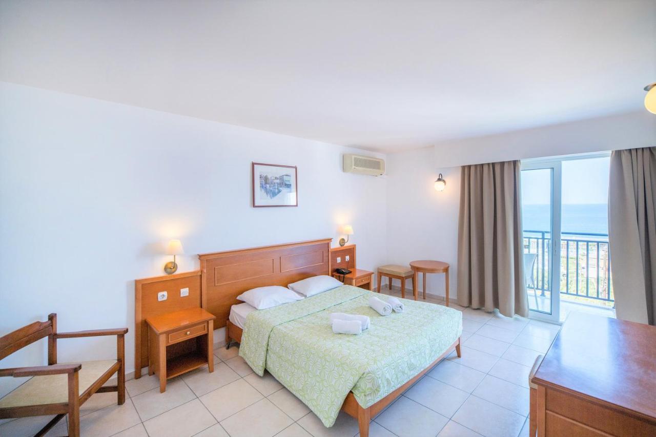 Deze Tweepersoonskamer heeft 1 of 2 Bedden - Uitzicht op Zee