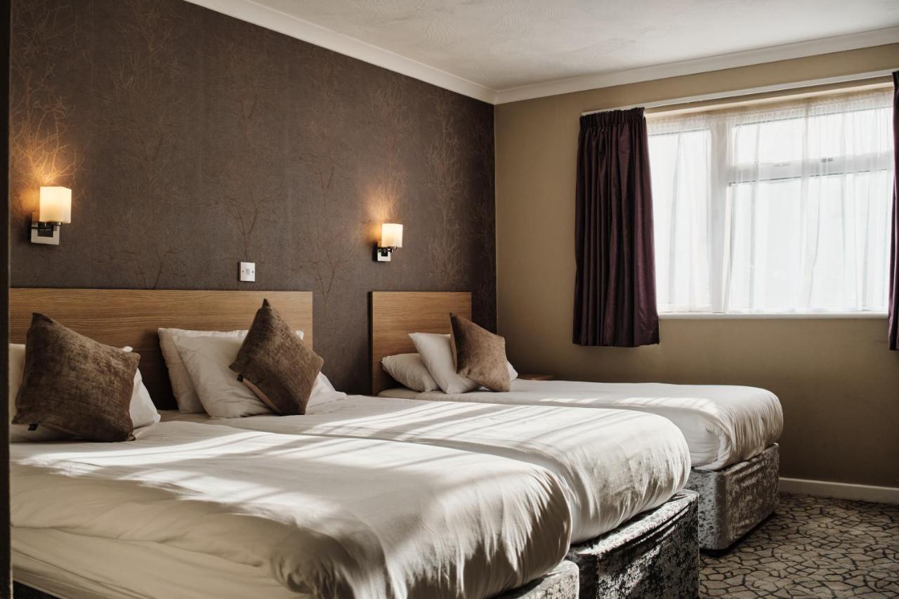 Triple Room (2 Adults + 1 Child)