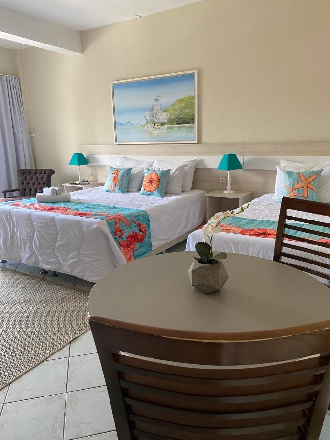 Deluxe Queen Suite