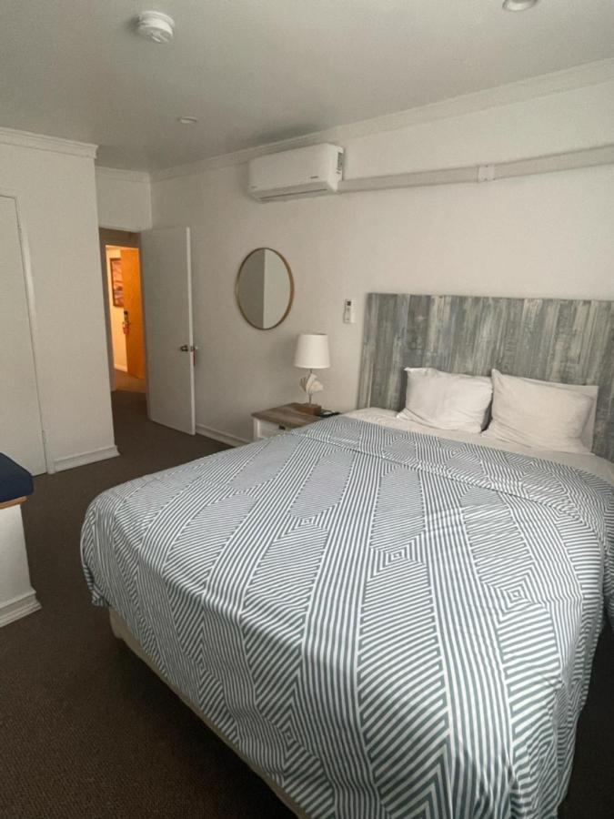 Deluxe Classic Queen Room