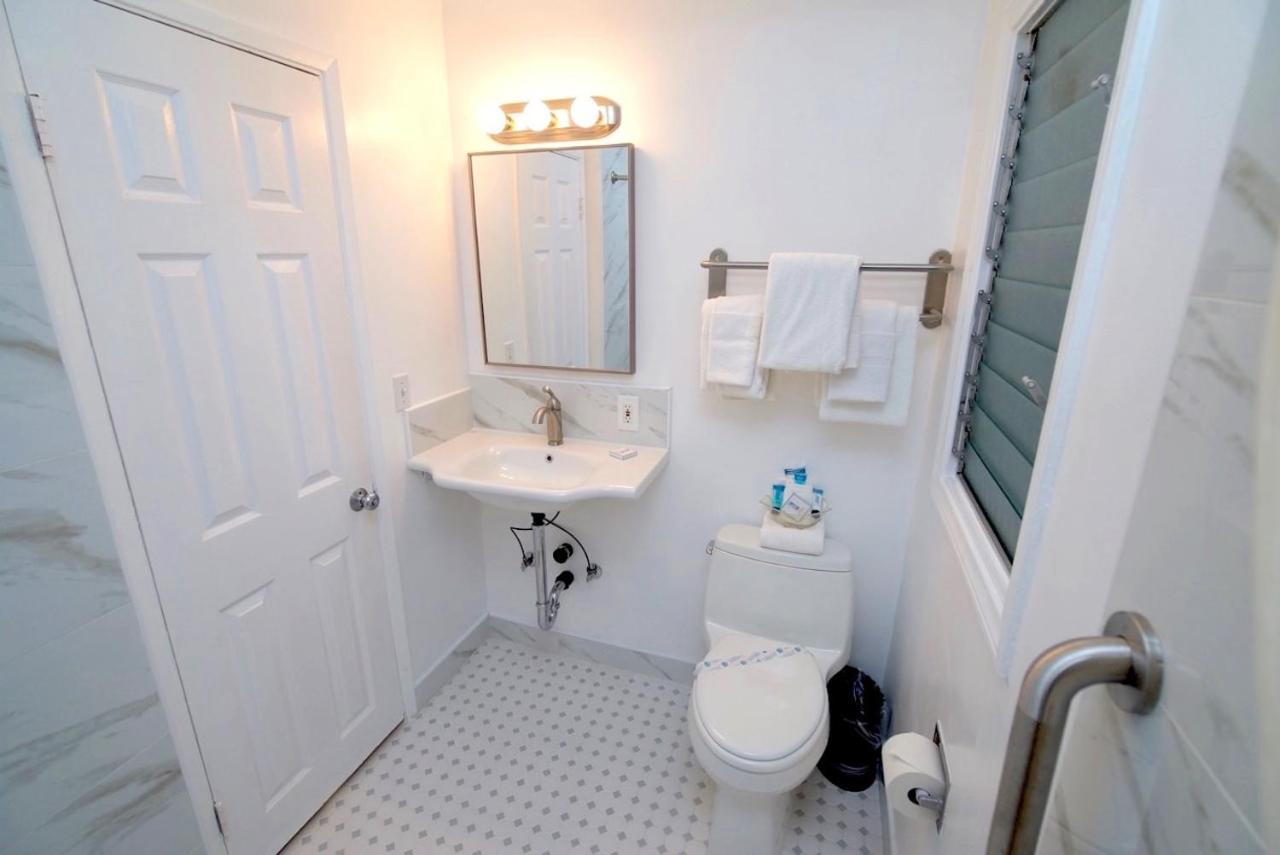 Deluxe Classic Queen Room