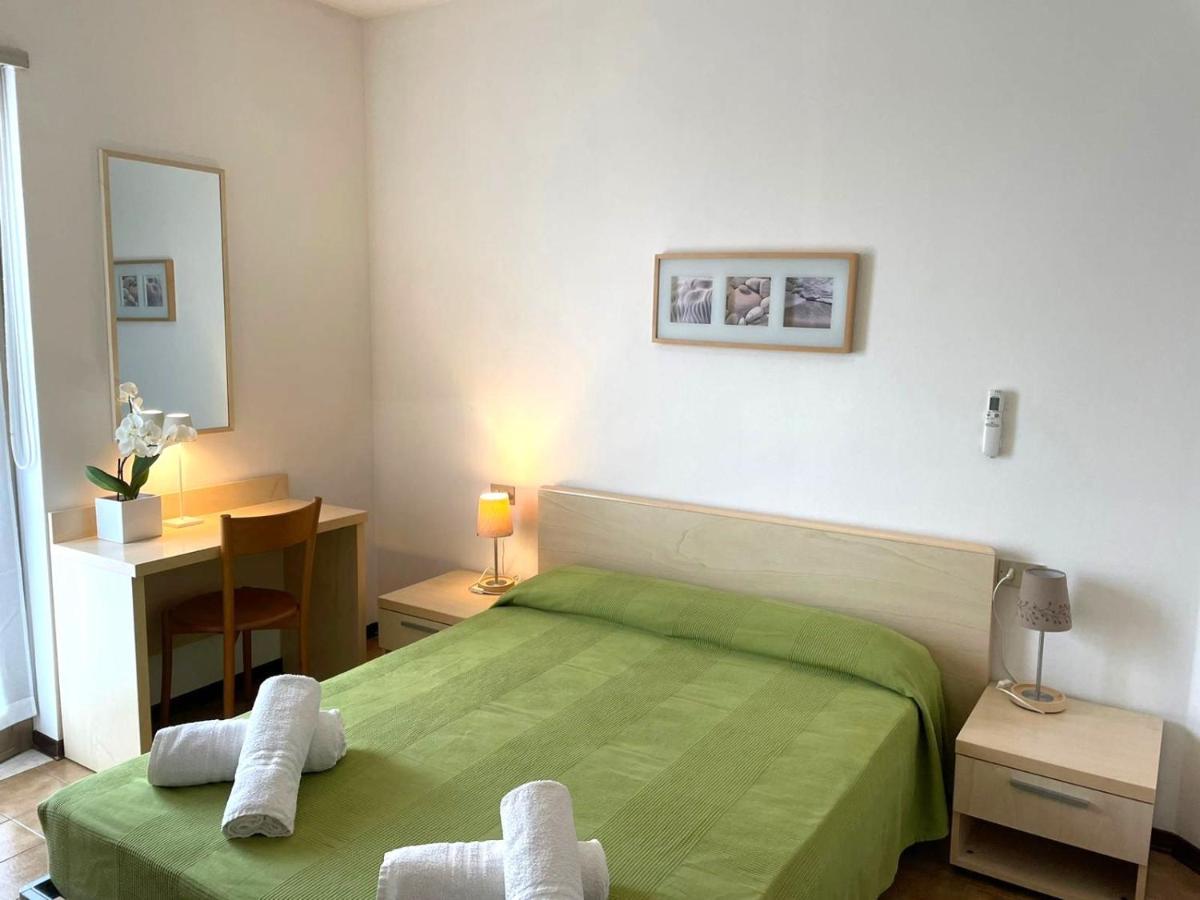 Small Double Room French Bed,1348496441:JPEG