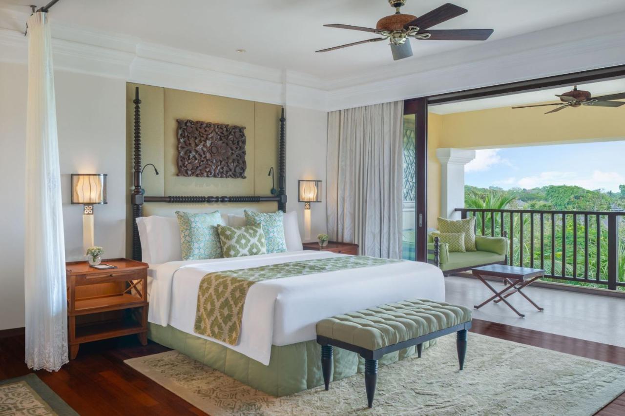 St Regis Suite 1 Bedroom Suite 1 King Balcony Complimentary Airport Transfer,1698945614:JPEG