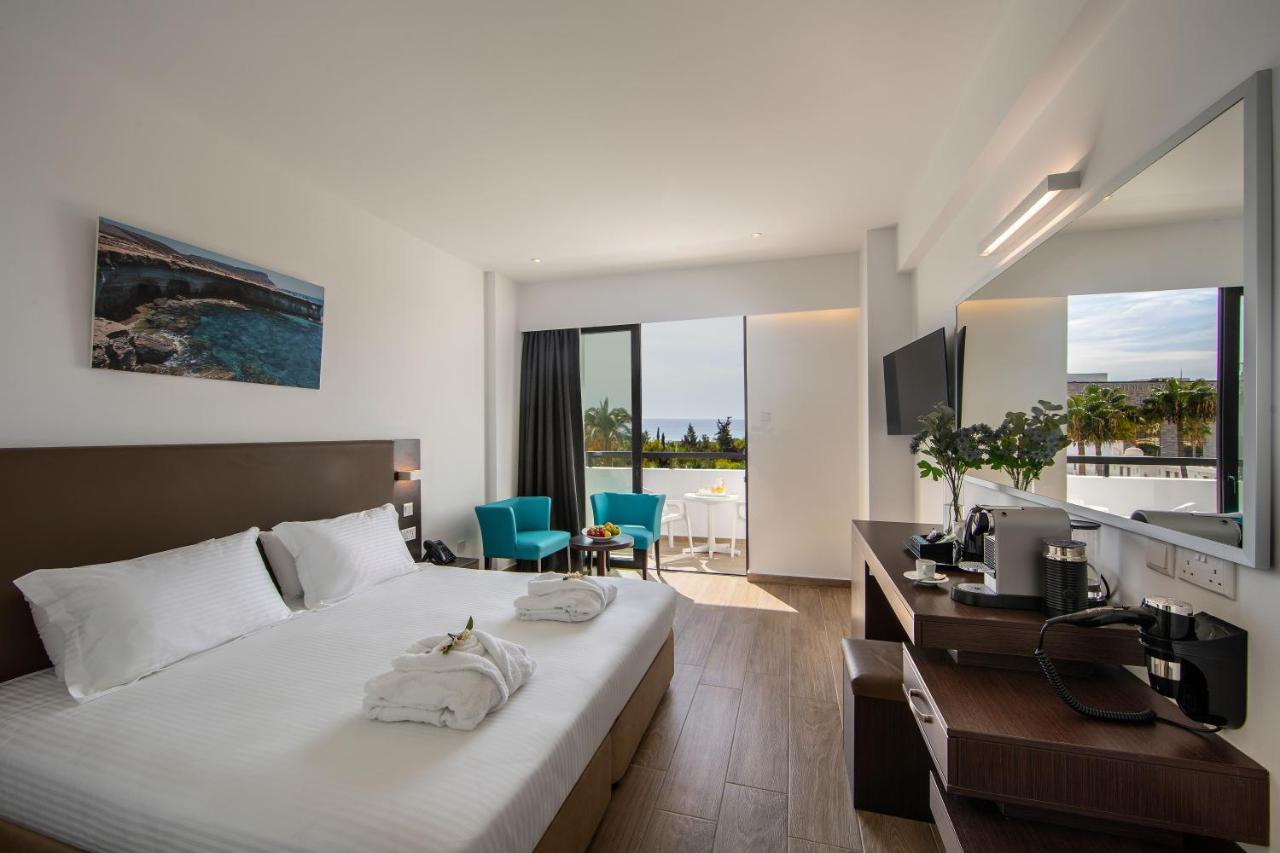 Deluxe Doppel-/Zweibettzimmer mit Balkon