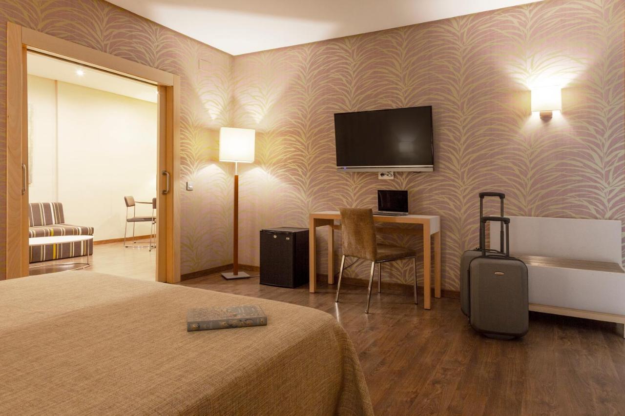 Family Junior Suite,1353232780:JPEG