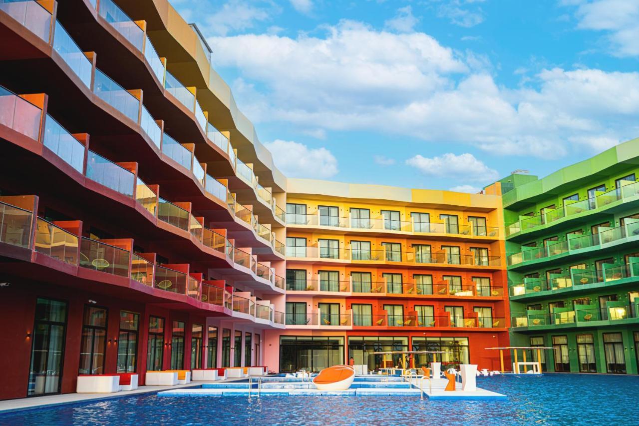 Premium King Room Pool View
