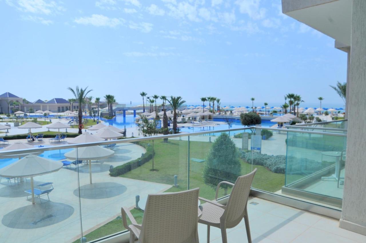 Deluxe Pool OR Side Sea,1429928584:JPEG