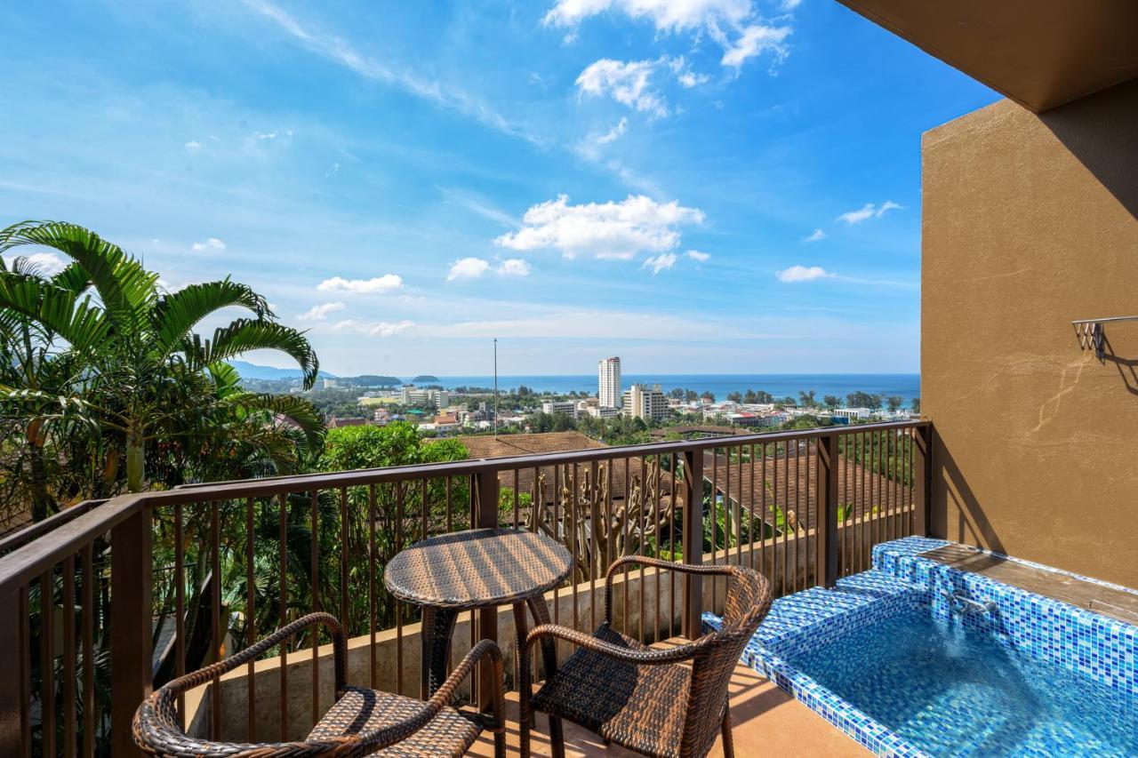 Habitación Doble Deluxe con bañera de hidromasaje y vistas al mar