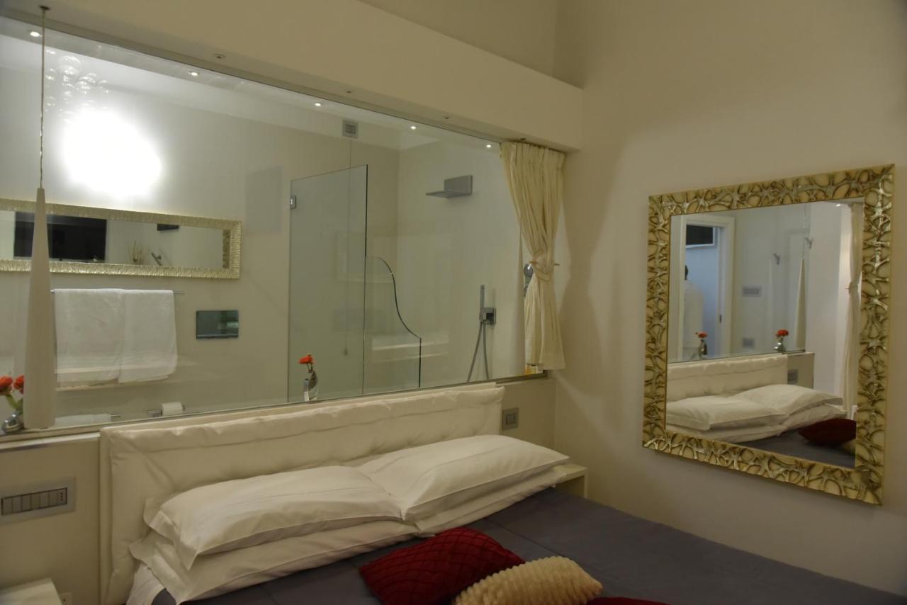 Deluxe Suite Spa Bath