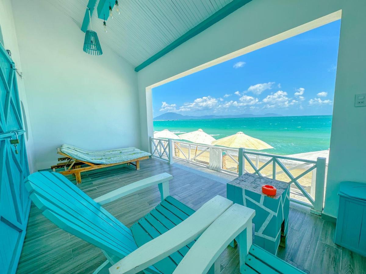 Bungalow Beach Front,1363650038:JPEG
