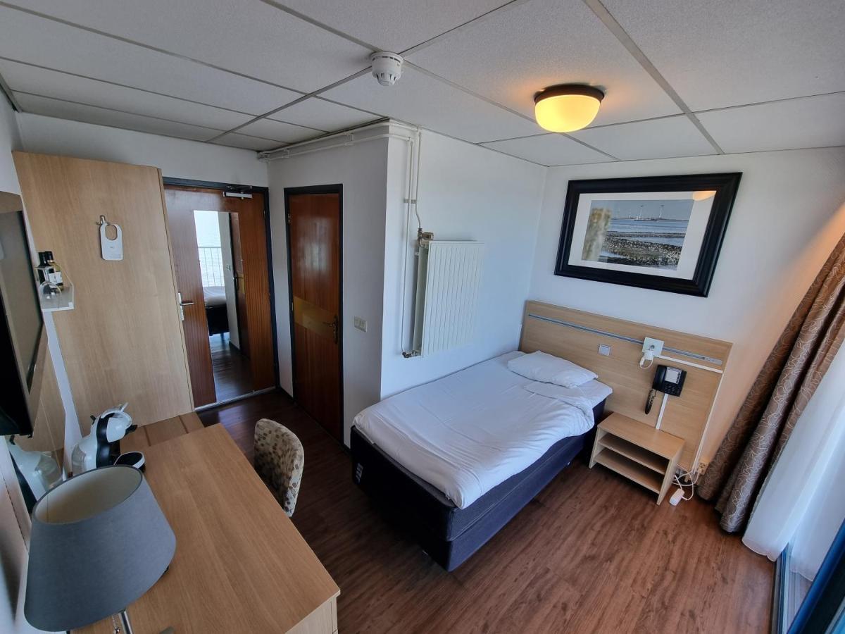 Single Room Sea View,1363718123:JPEG