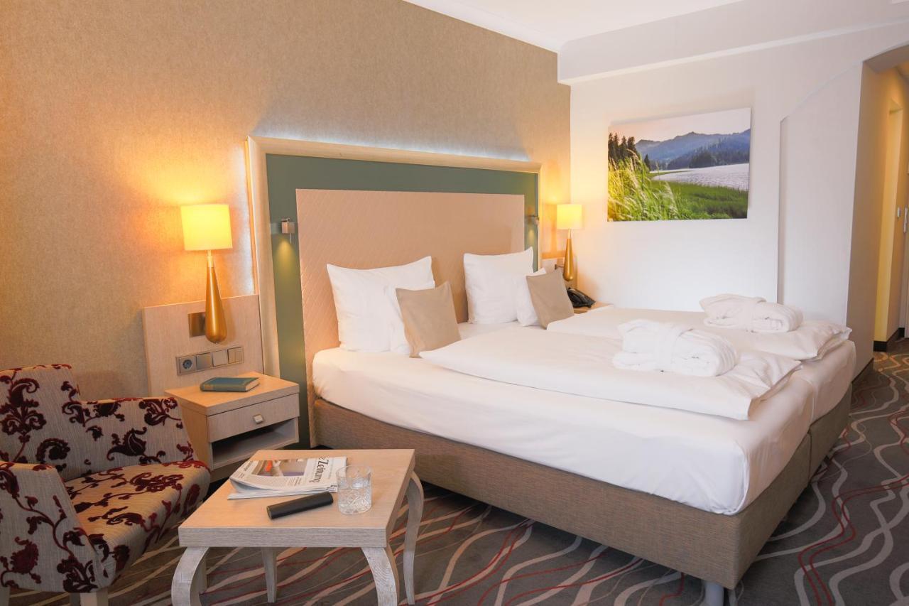 Comfort Zimmer mit Klimaanlage und Balkon oder Terrasse