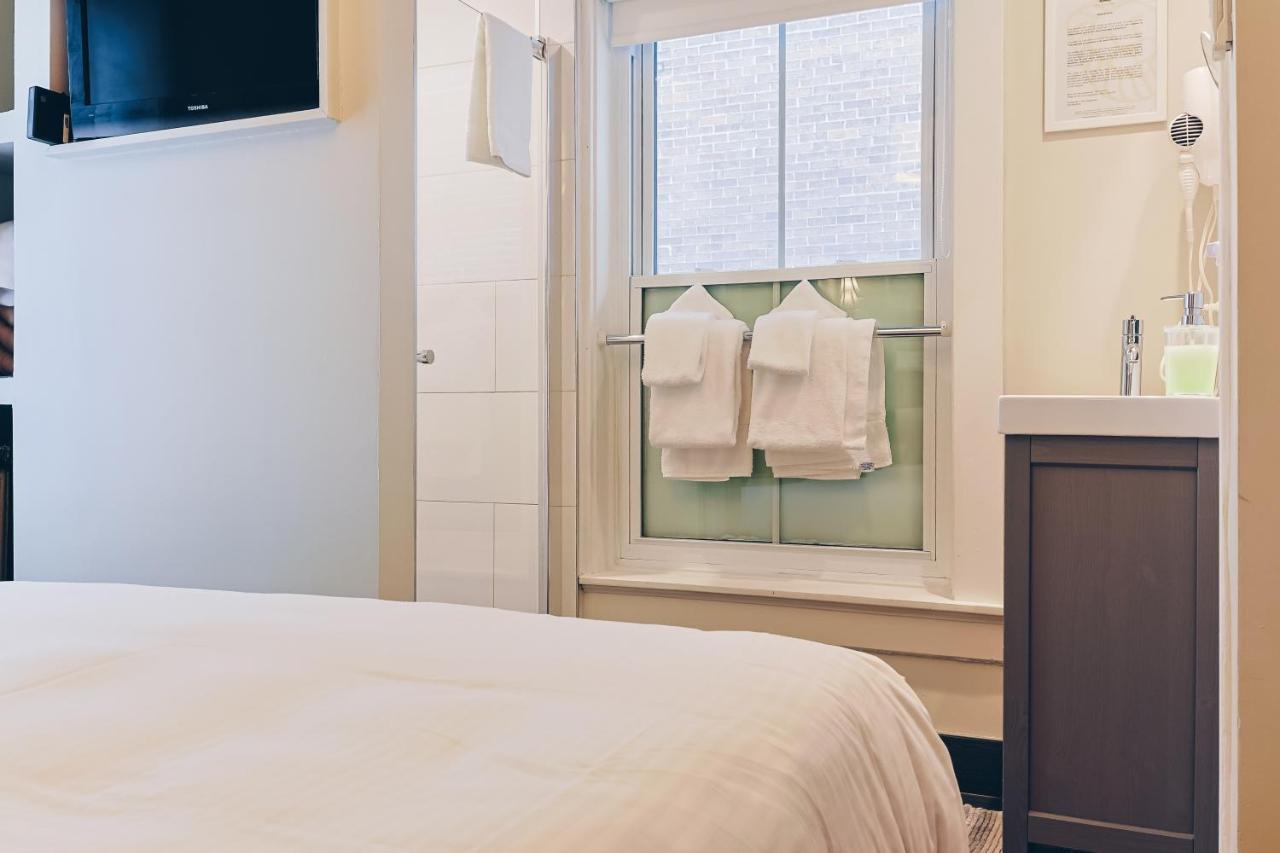 Standard Queen Room