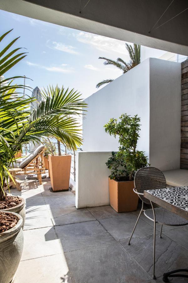 Pool and sea facing room