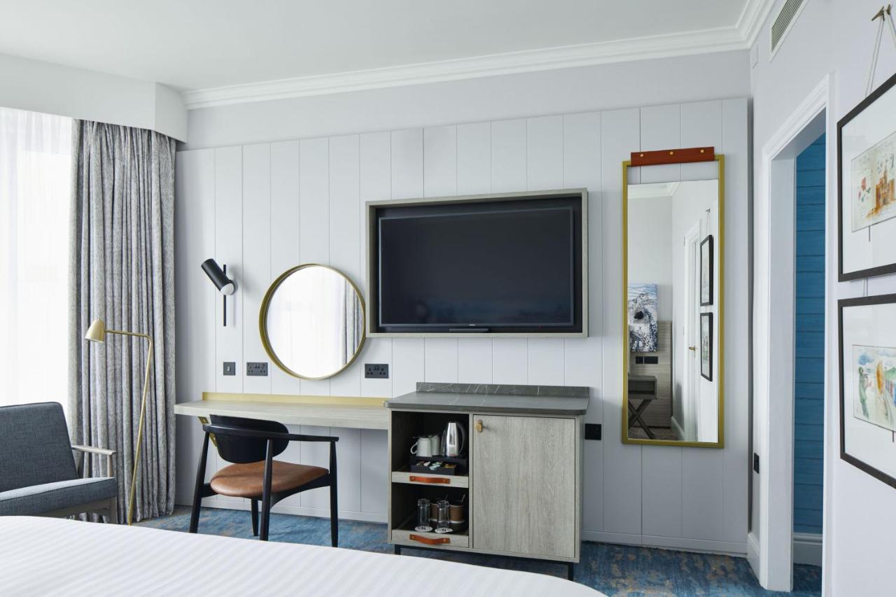 Deluxe Zimmer mit Kingsize-Bett mit Meerblick