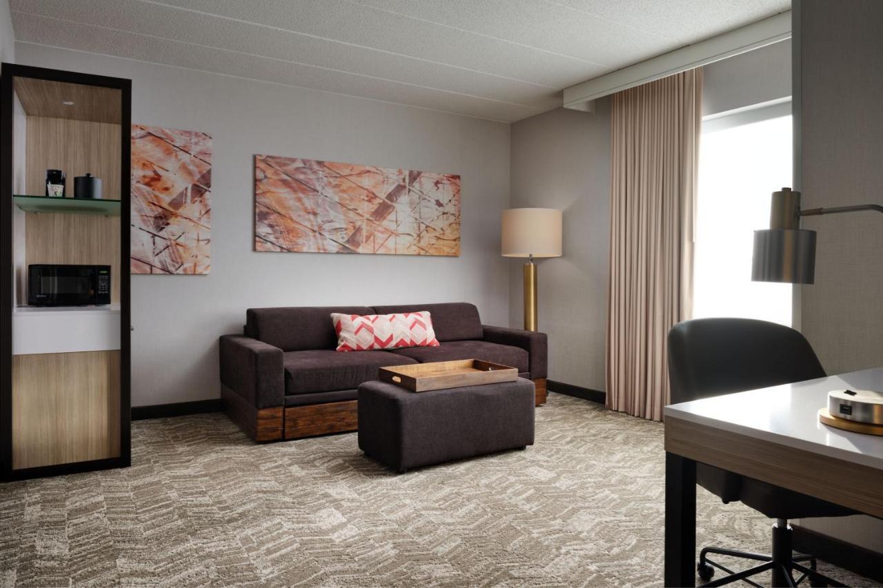 One-Bedroom King Suite with Trundle Sofa - Hearing Accessible