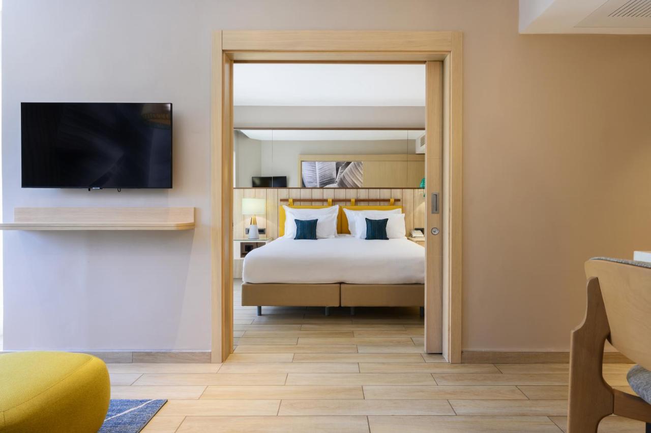 Family Suite with Pool Access