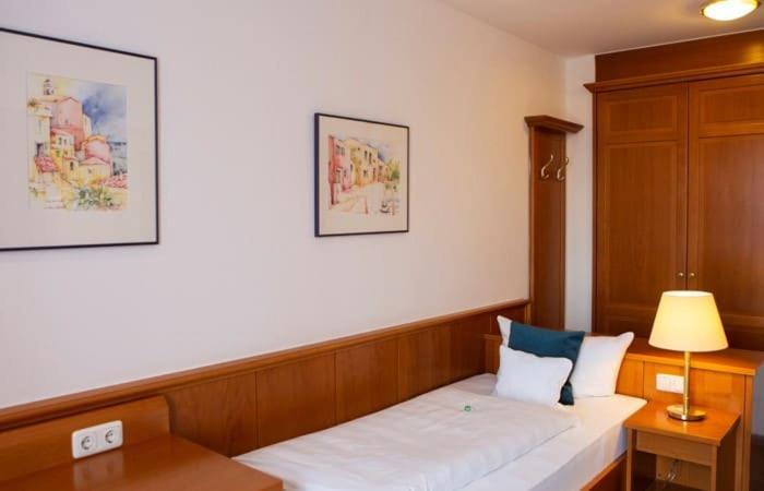 Single Room,1368819788:JPEG