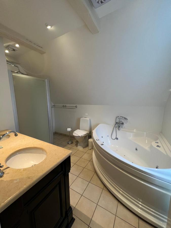 Suite Balcony,1371058742:JPEG