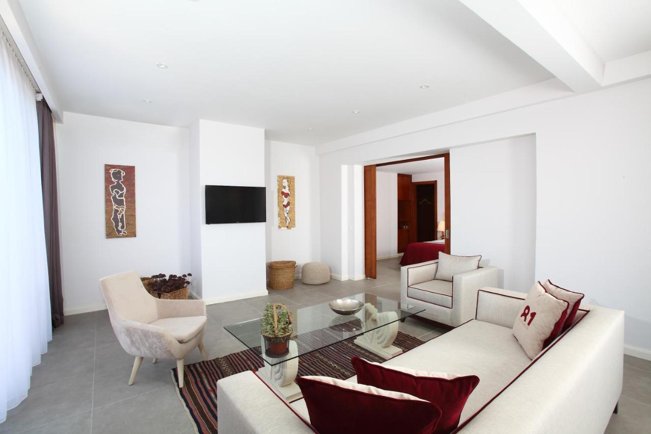 Suite 81 con vistas panorámicas a la bahía
