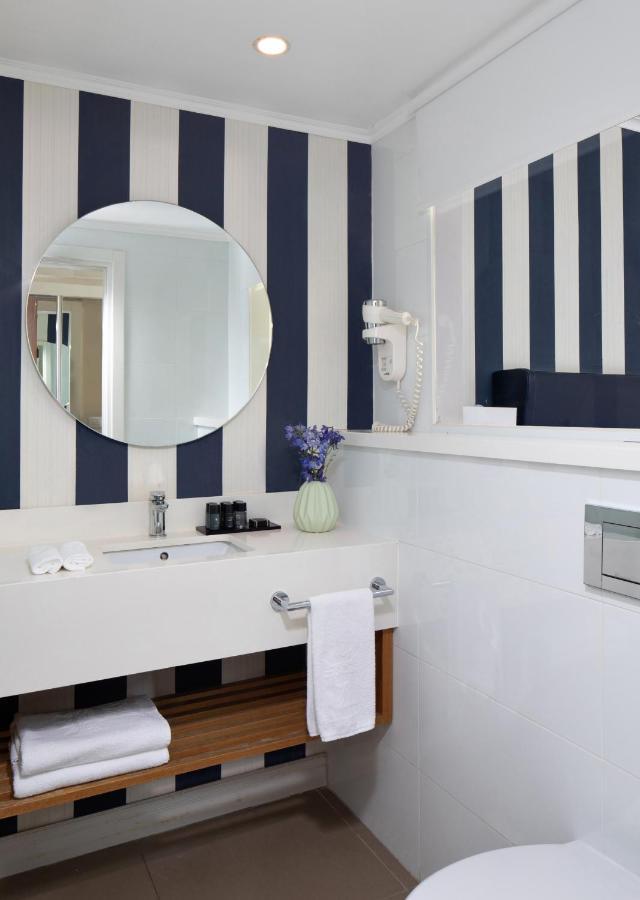 Quadro Superior Room (3 Adults)