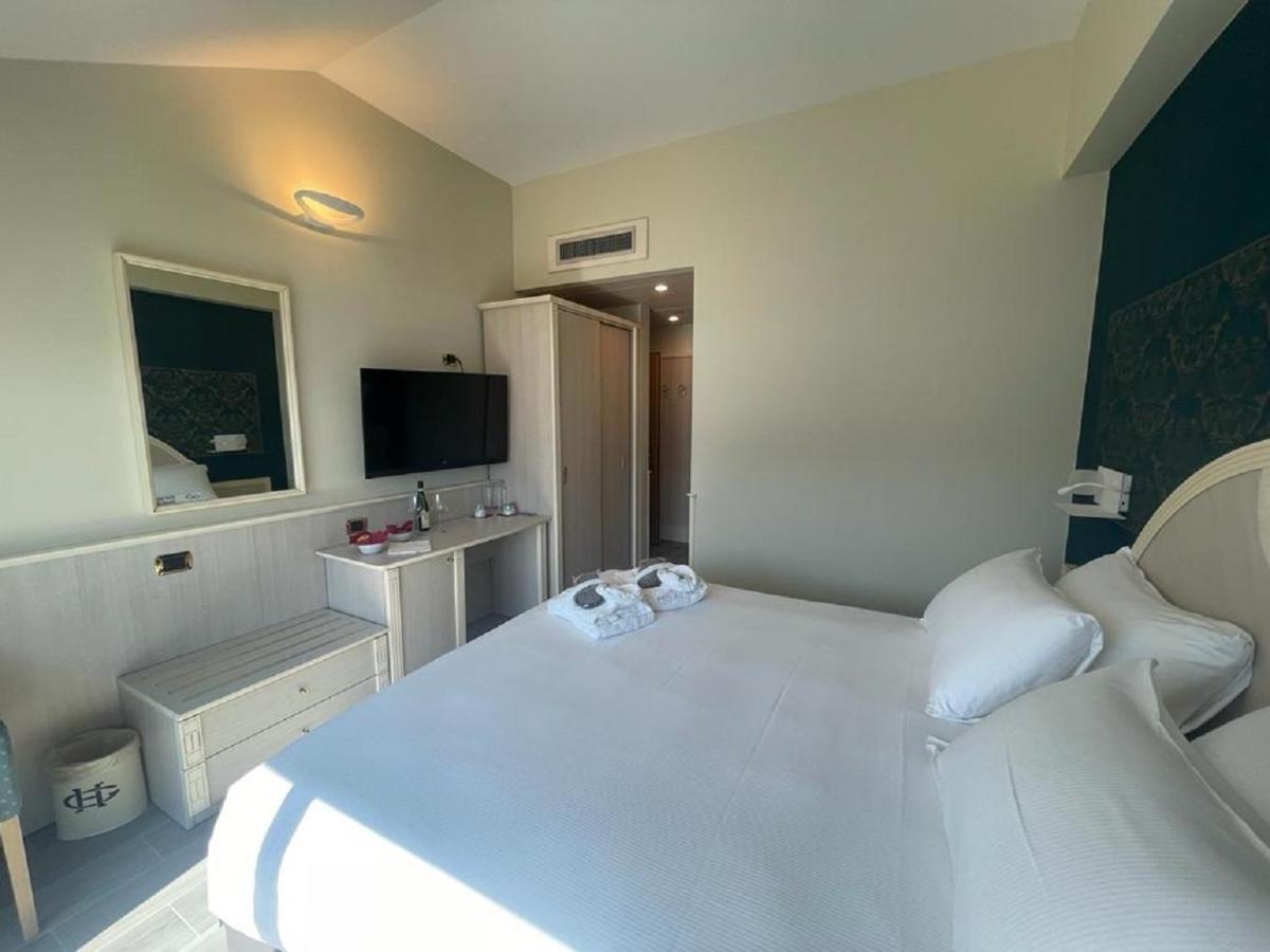 Double Room Terrace Lake View,1378383041:JPEG