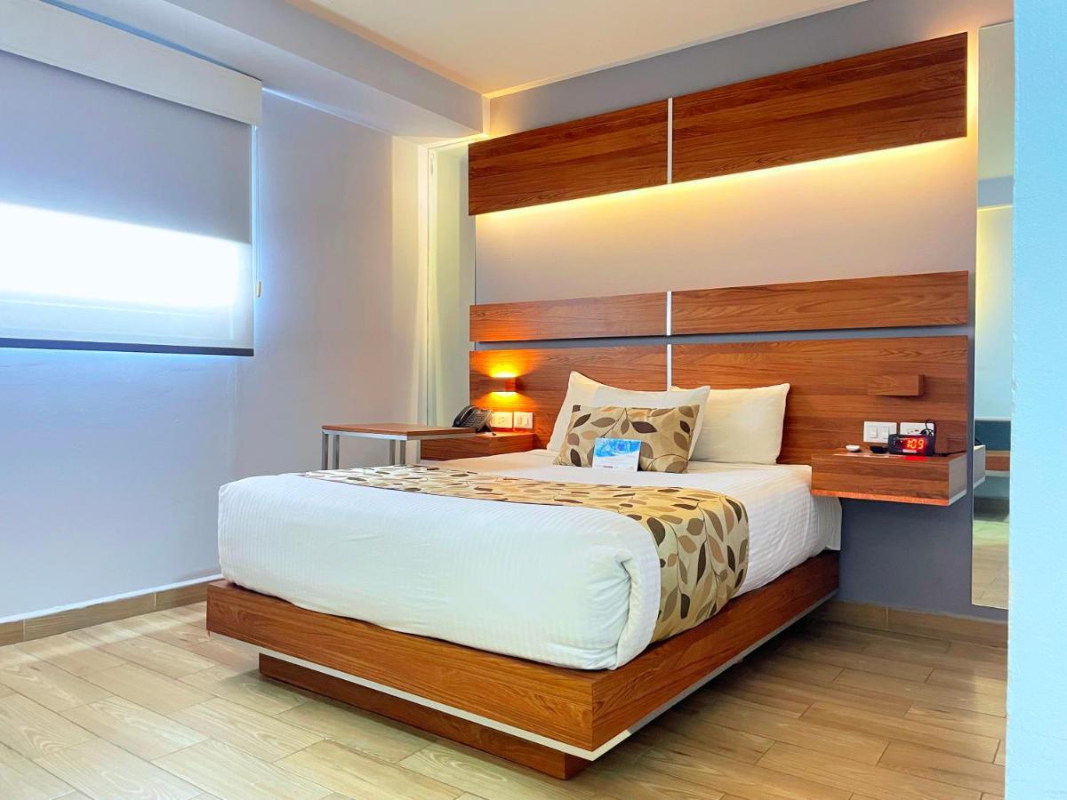 Habitación con cama grande