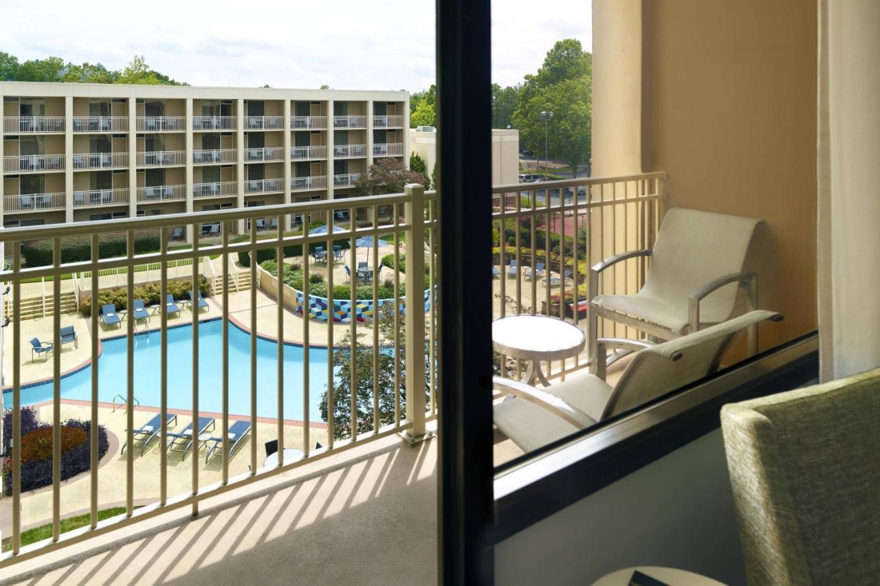 King Room Pool View