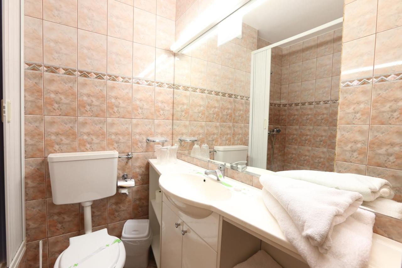 Economy Twin Room