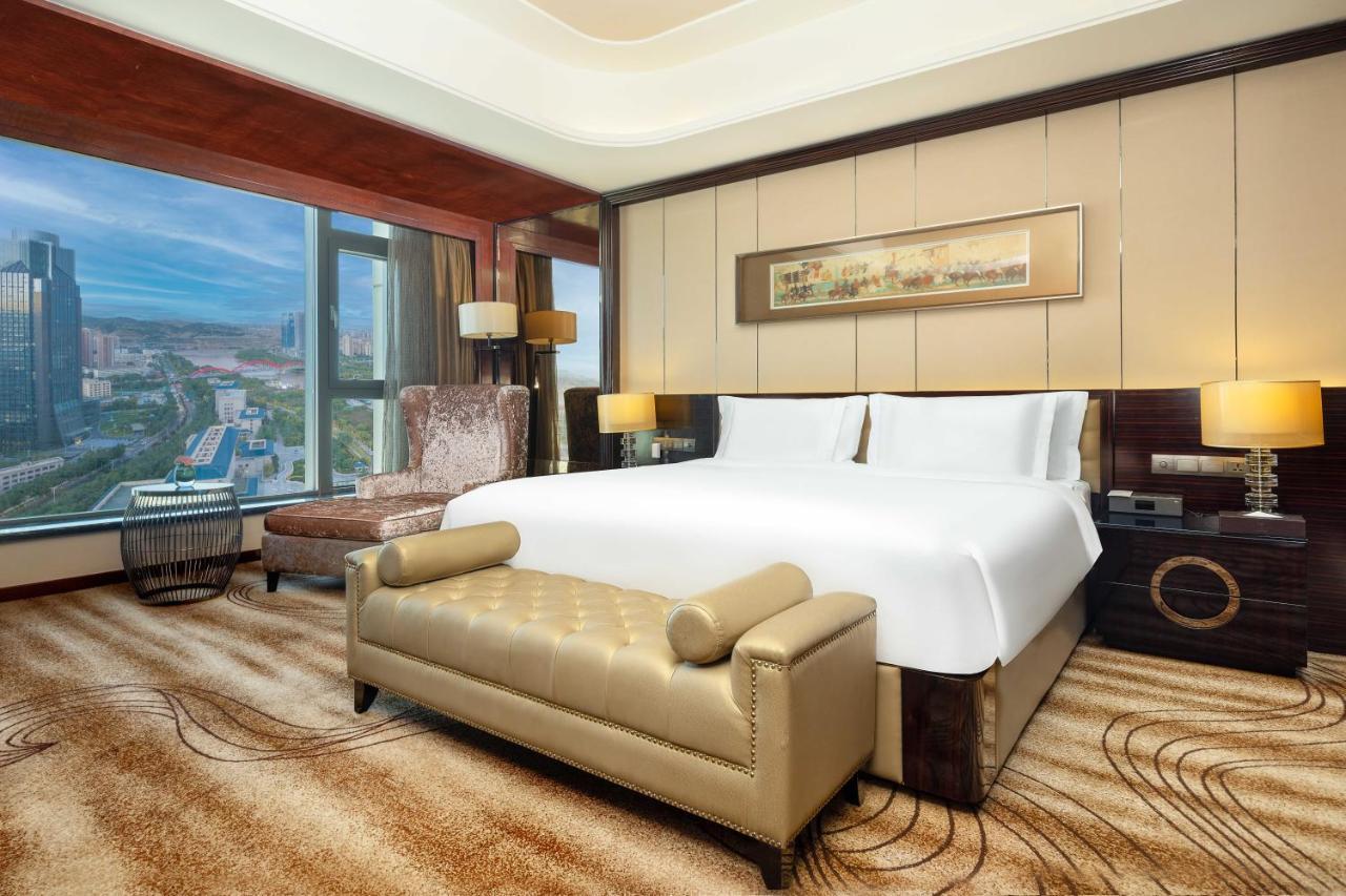 Deluxe King Suite with River View