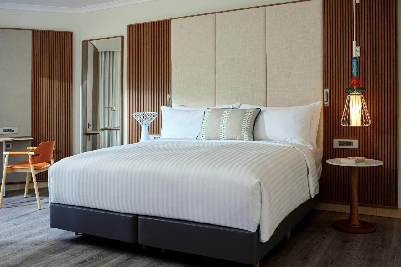 Club Kamer 1 Kingsize Bed, Balkon en Uitzicht op het Zwembad - Toegang tot de M Club Lounge