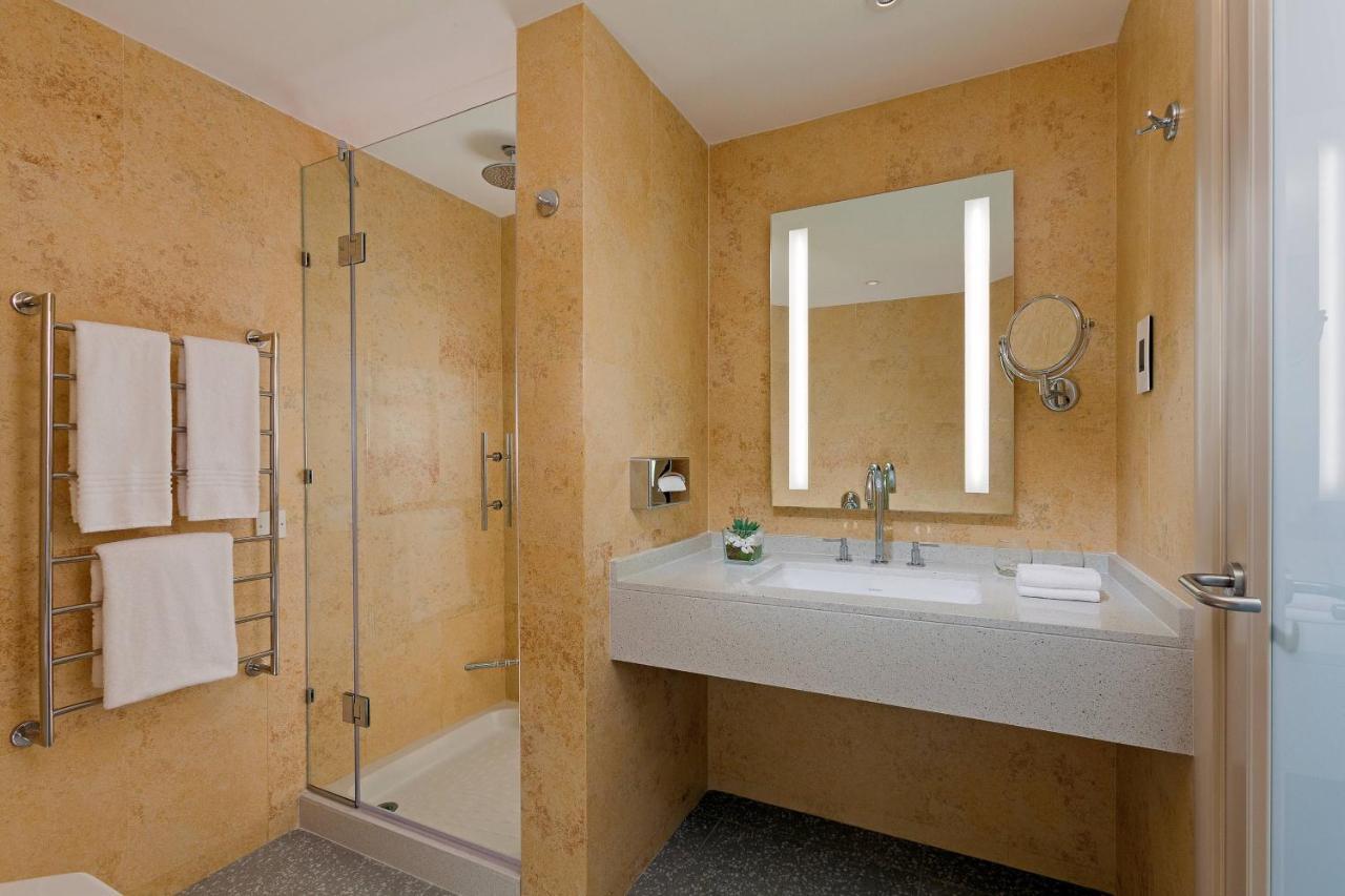 Junior Suite met Uitzicht op de Stad en Toegang tot de M Club Lounge