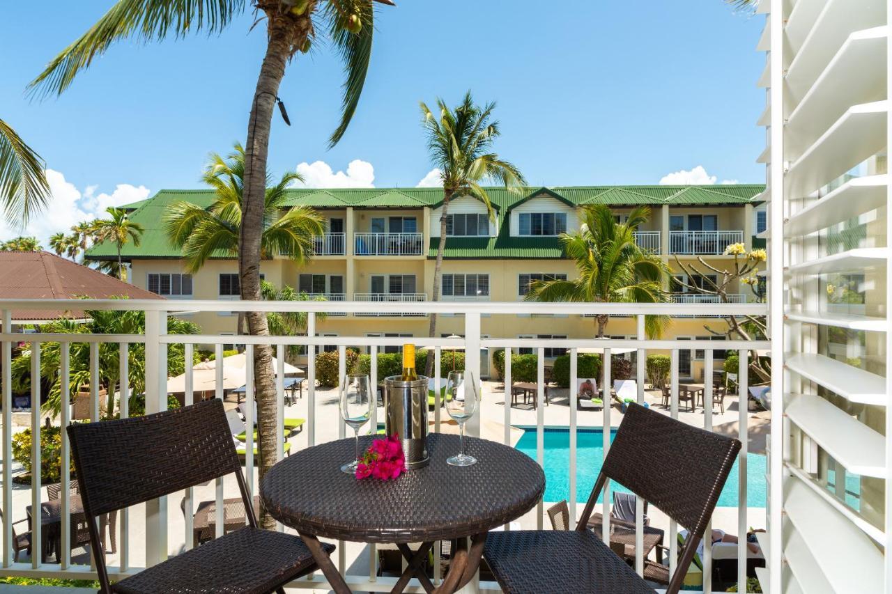 Deluxe Poolside Balcony – 1 King Bed,1386514694:JPEG
